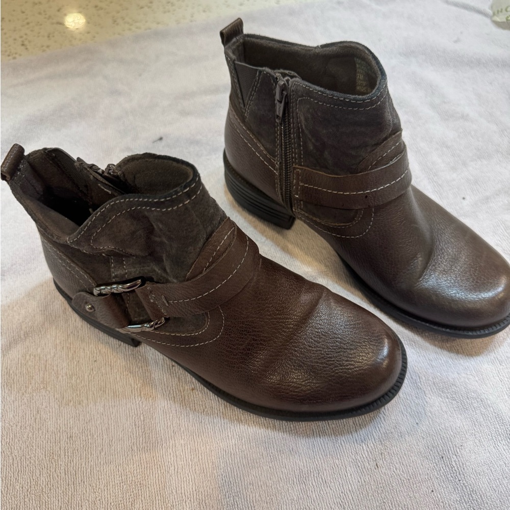 Earth Origins Brown Ankle Boots